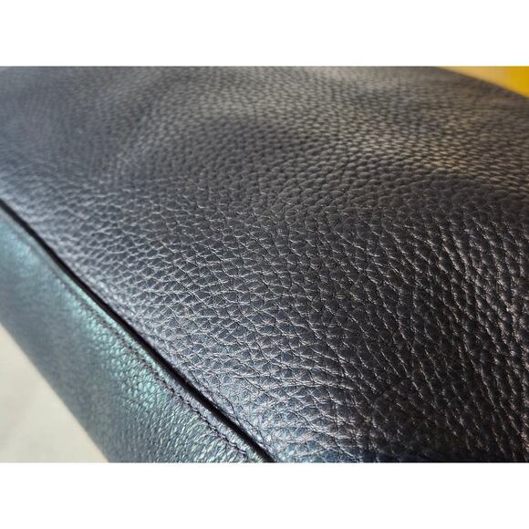 SOLD Prada Vitello Daino Crossbody Bag Navy pebbled calfskin leather - Picture 16 of 16